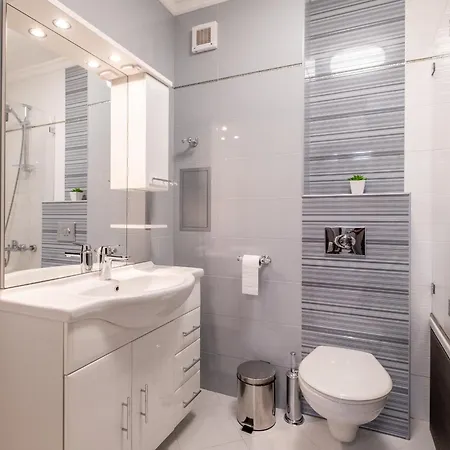 Jewelry - 1 Bedroom شقة
