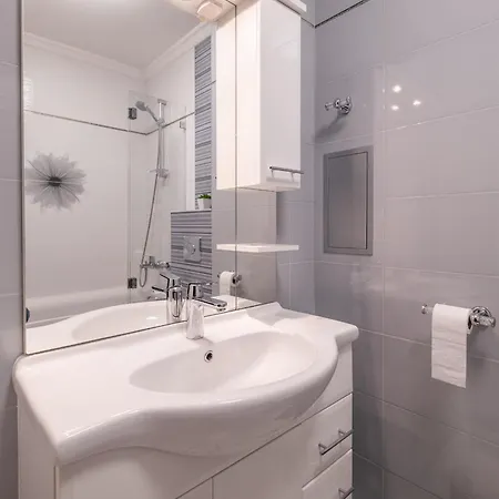 Jewelry - 1 Bedroom صوفيا