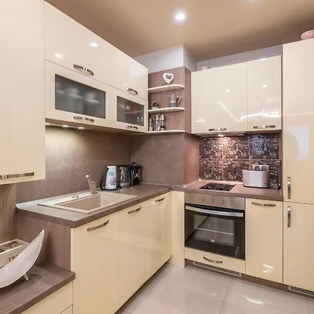 Jewelry - 1 Bedroom شقة *